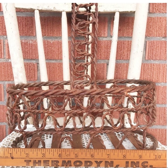 Vintage Twisted Metal Basket - Picture 7 of 7